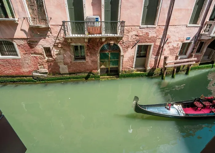 San Marco Boutique By Wonderful Italy * Venise