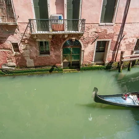 San Marco Boutique By Wonderful Italy * Venise